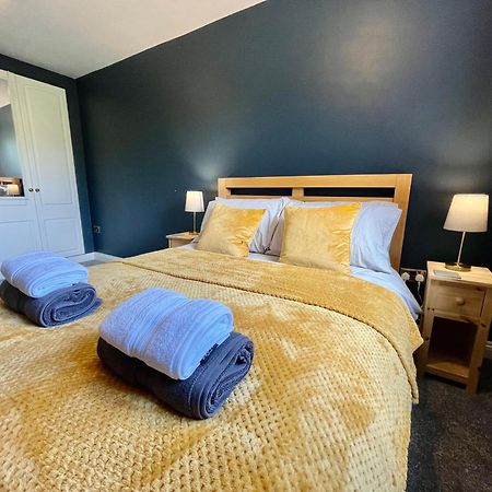 Large 5 Bed Detached House Near Stansted Airport With Parking For 2 Vehicles! Stansted Stays Stansted Mountfitchet Esterno foto