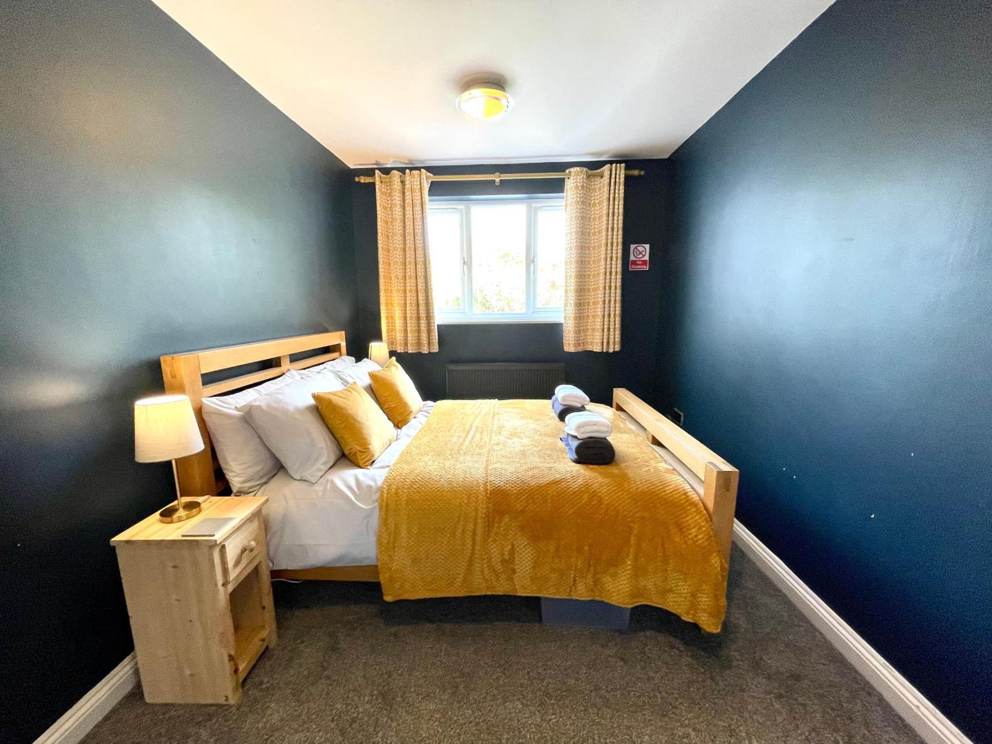 Large 5 Bed Detached House Near Stansted Airport With Parking For 2 Vehicles! Stansted Stays Stansted Mountfitchet Esterno foto