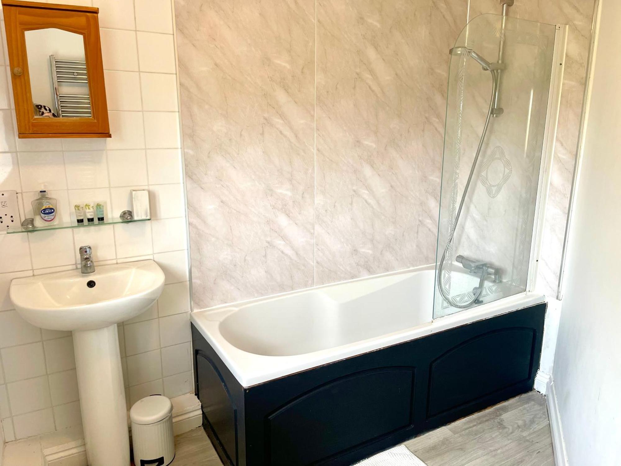 Large 5 Bed Detached House Near Stansted Airport With Parking For 2 Vehicles! Stansted Stays Stansted Mountfitchet Esterno foto