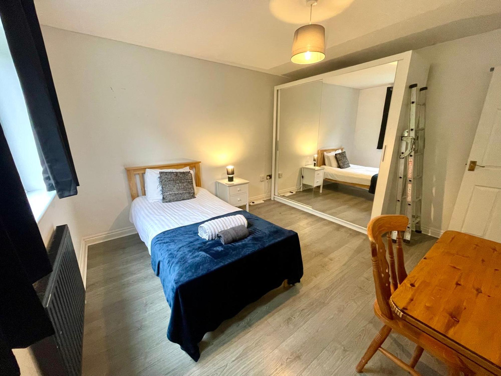 Large 5 Bed Detached House Near Stansted Airport With Parking For 2 Vehicles! Stansted Stays Stansted Mountfitchet Esterno foto